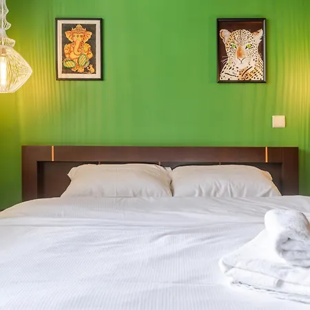 Apartment Victory By Bookinghost