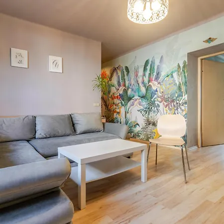 Victory By Bookinghost Apartment